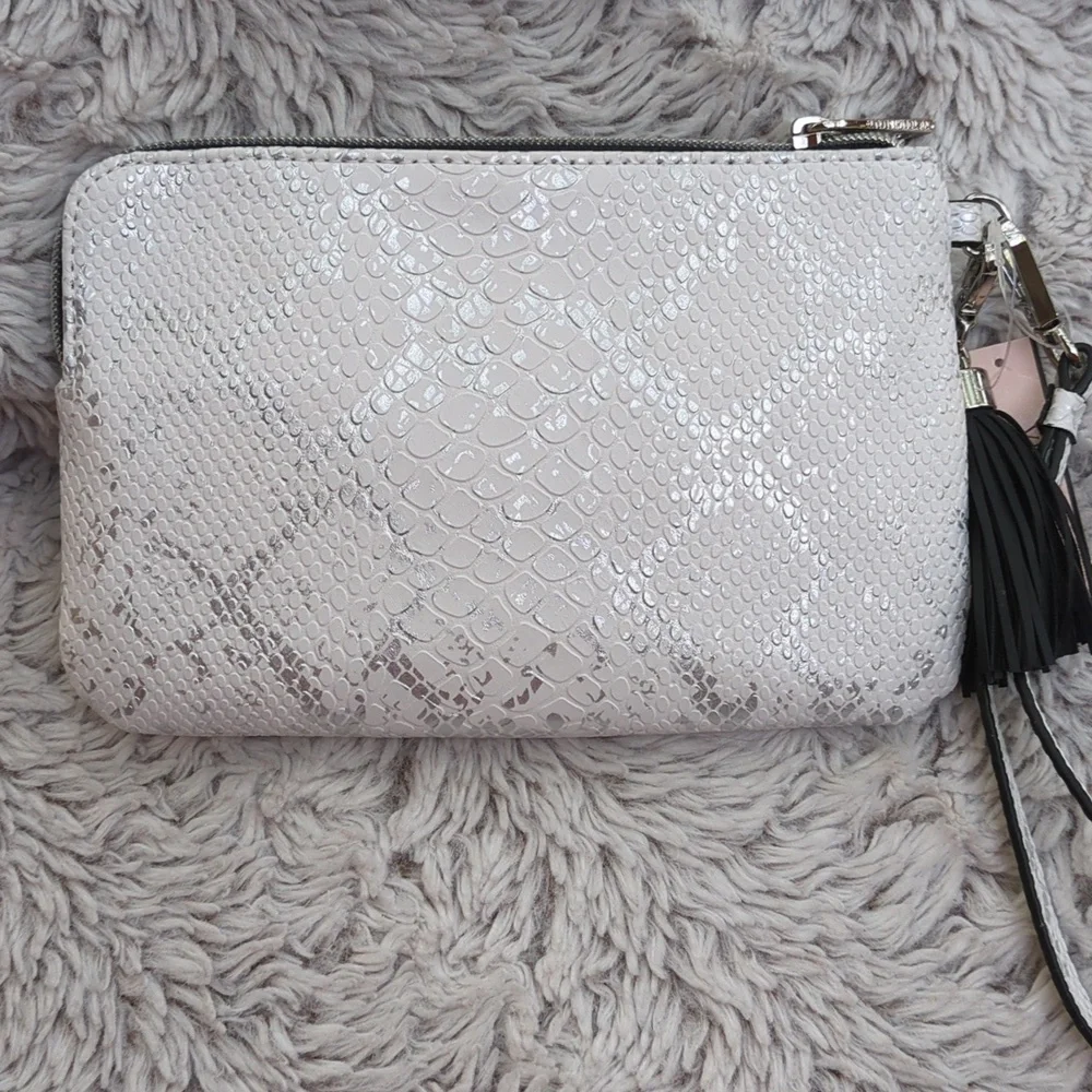 Victoria's Secret snake python print wristlet clutch NWT silver & white party ๐ - Picture 4 of 8